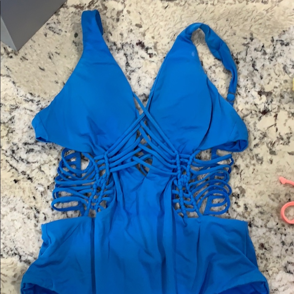 Becca Médium Blue One piece